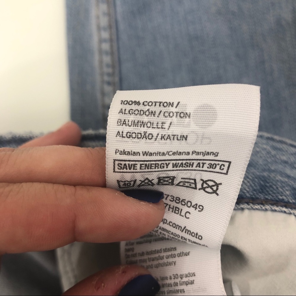 [Topshop] Distressed Hayden Boyfriend Jeans - Picture 6 of 7